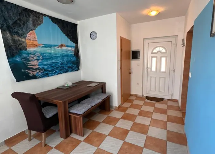 Apartment Plaza
