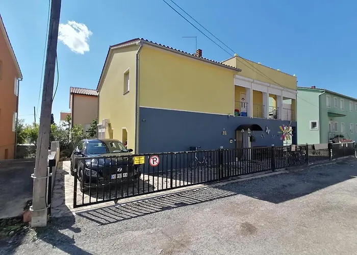 Plaza 아파트 파자나